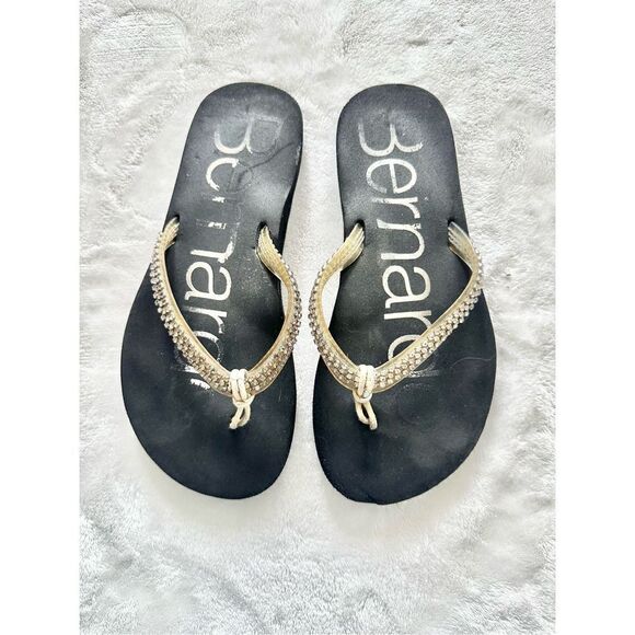 bernardo sandals black foam with gold rhinestone straps fits like a 6 1/2 - Picture 1 of 3